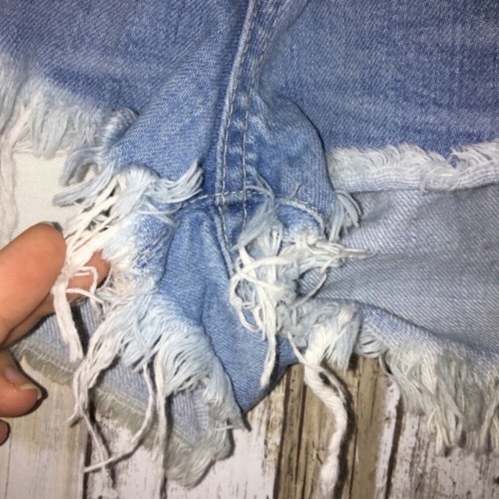 Big Star Kyle Distressed Boyfriend Shorts - Picture 4 of 7